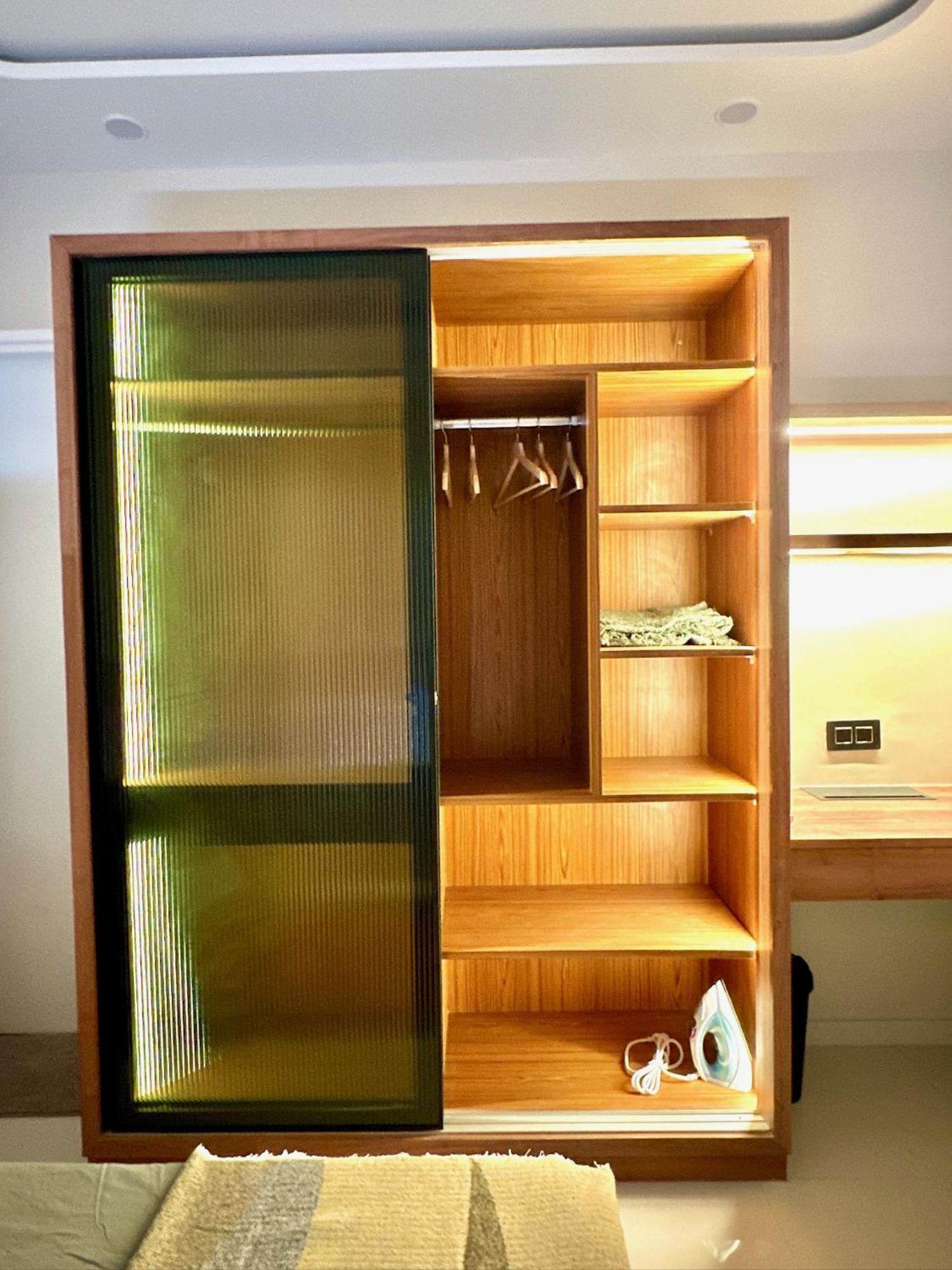 Peacock Palace 2Bhk Modern Ac Flat In Baner Púna Kültér fotó